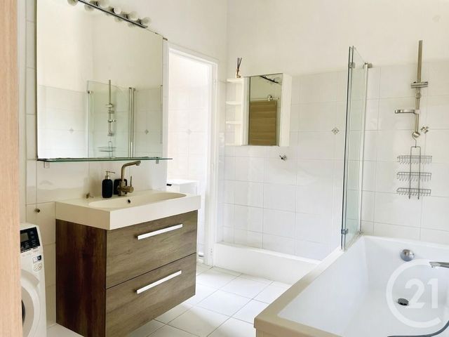 Appartement F4 &agrave; louer - 4 pi&egrave;ces - 92,42 m2 - Marseille - 13005 - PROVENCE-ALPES-COTE-D-AZUR