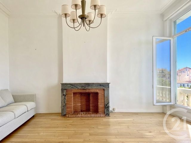 Appartement F4 &agrave; louer - 4 pi&egrave;ces - 92,42 m2 - Marseille - 13005 - PROVENCE-ALPES-COTE-D-AZUR