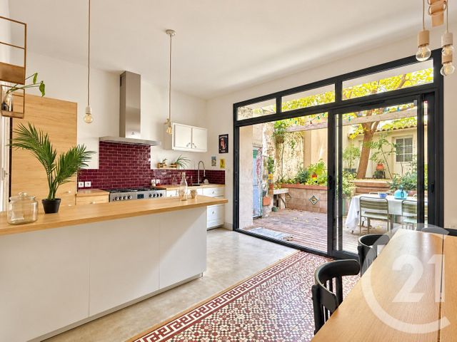 Appartement F4 &agrave; louer - 4 pi&egrave;ces - 97,44 m2 - Marseille - 13006 - PROVENCE-ALPES-COTE-D-AZUR