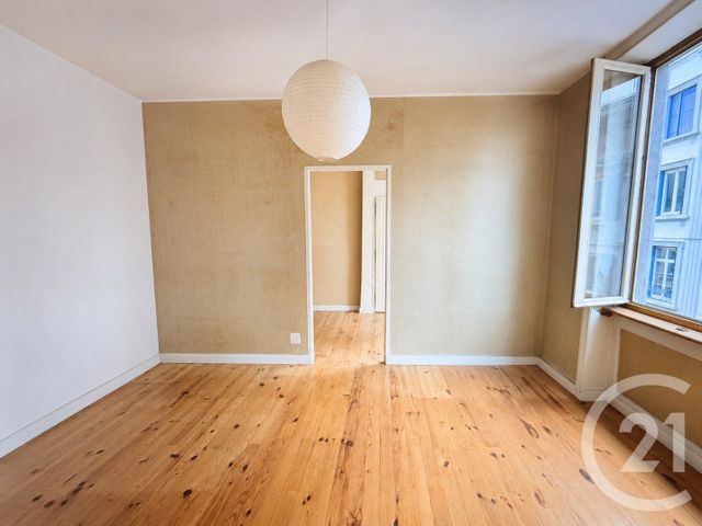 Appartement Duplex &agrave; louer - 4 pi&egrave;ces - 88,66 m2 - Tarare - 69 - RHONE-ALPES