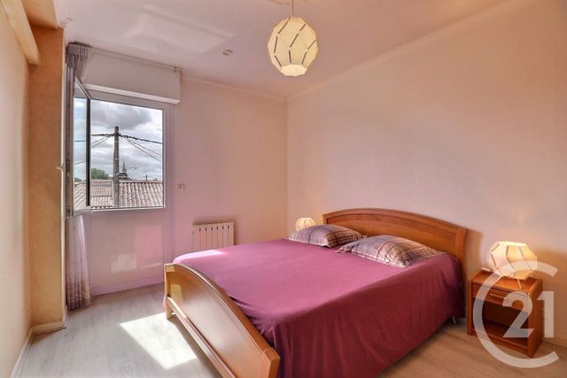 Appartement F4 à vendre - 5 pièces - 99 m2 - Bordeaux - 33 - AQUITAINE