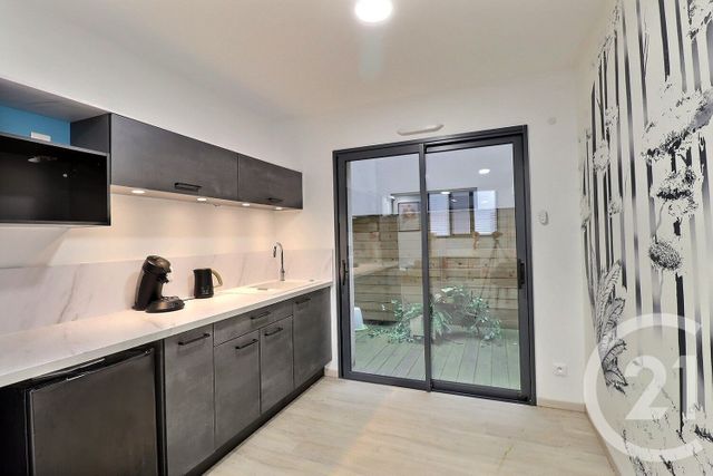 Appartement à vendre - 5 pièces - 76,10 m2 - Bordeaux - 33 - AQUITAINE