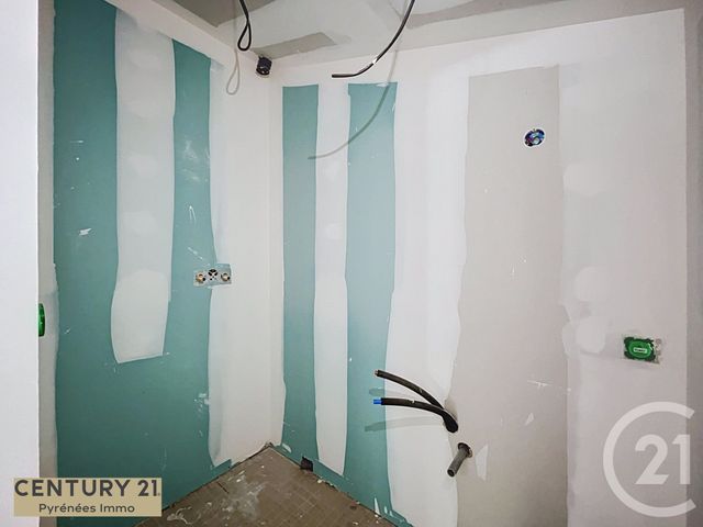 Appartement T3 &agrave; vendre - 3 pi&egrave;ces - 56,60 m2 - Bagneres De Luchon - 31 - MIDI-PYRENEES