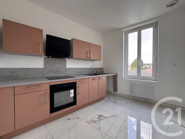 Appartement F3 &agrave; louer - 4 pi&egrave;ces - 81,52 m2 - Noyon - 60 - PICARDIE