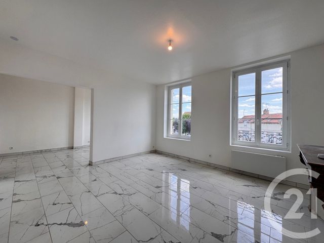 Appartement F3 &agrave; louer - 4 pi&egrave;ces - 81,52 m2 - Noyon - 60 - PICARDIE