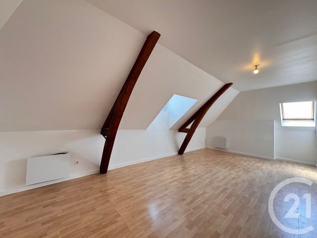 Appartement F3 &agrave; louer - 4 pi&egrave;ces - 81,52 m2 - Noyon - 60 - PICARDIE