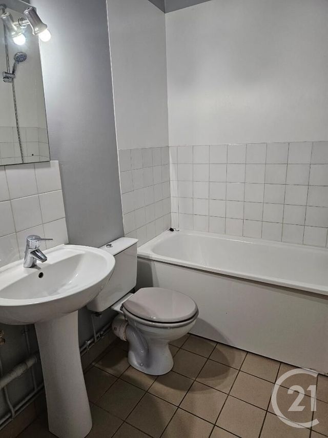 Appartement F2 &agrave; louer - 2 pi&egrave;ces - 30 m2 - Noyon - 60 - PICARDIE