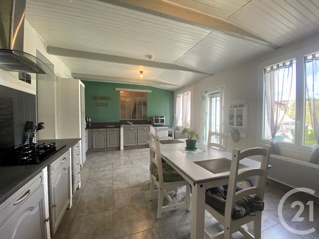 Maison &agrave; louer - 5 pi&egrave;ces - 108,30 m2 - Guiscard - 60 - PICARDIE
