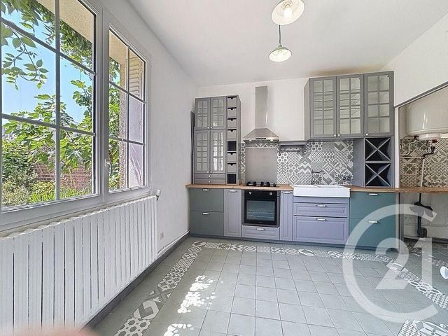 Maison &agrave; louer - 4 pi&egrave;ces - 102 m2 - Noyon - 60 - PICARDIE