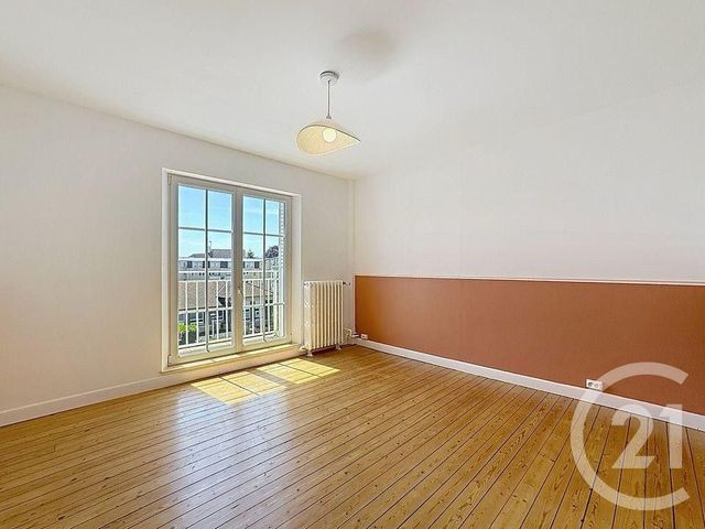 Maison &agrave; louer - 4 pi&egrave;ces - 102 m2 - Noyon - 60 - PICARDIE