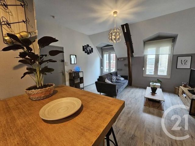 Appartement F3 &agrave; louer - 3 pi&egrave;ces - 53 m2 - Noyon - 60 - PICARDIE