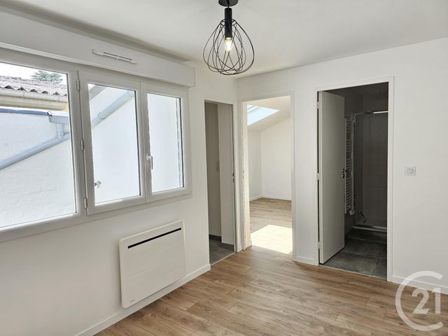 Maison &agrave; louer - 4 pi&egrave;ces - 64,44 m2 - Pont L Eveque - 60 - PICARDIE