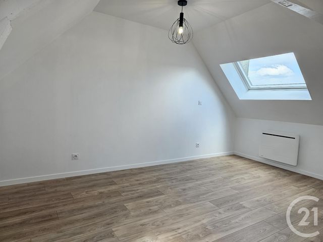 Maison &agrave; louer - 4 pi&egrave;ces - 64,44 m2 - Pont L Eveque - 60 - PICARDIE
