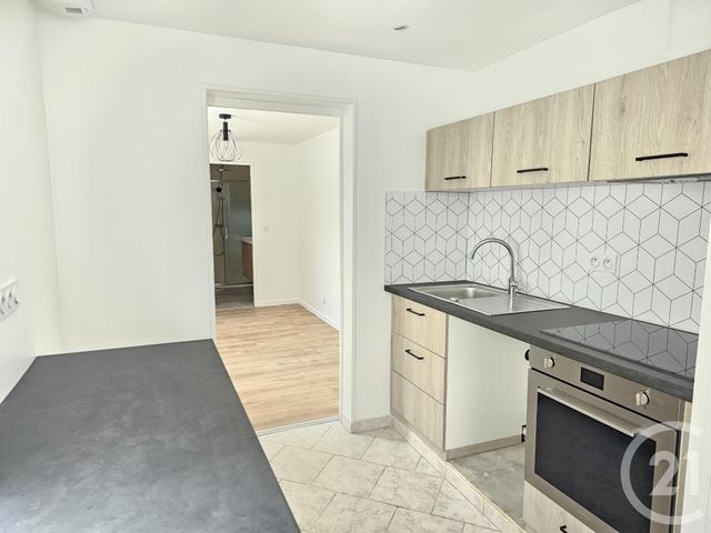 Maison &agrave; louer - 4 pi&egrave;ces - 64,44 m2 - Pont L Eveque - 60 - PICARDIE