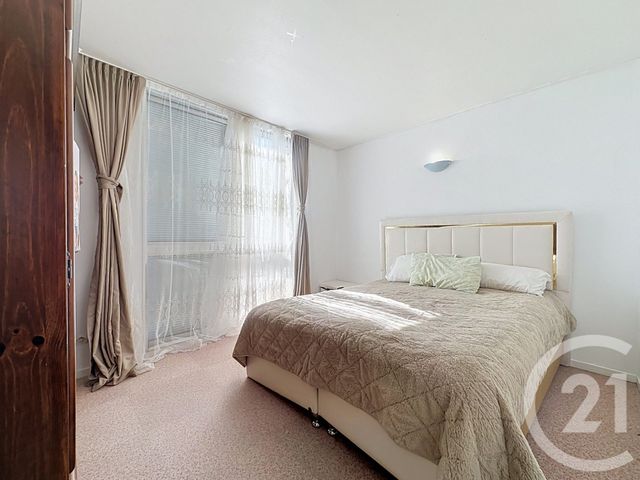 Appartement F4 &agrave; vendre - 2 pi&egrave;ces - 75,65 m2 - Noyon - 60 - PICARDIE