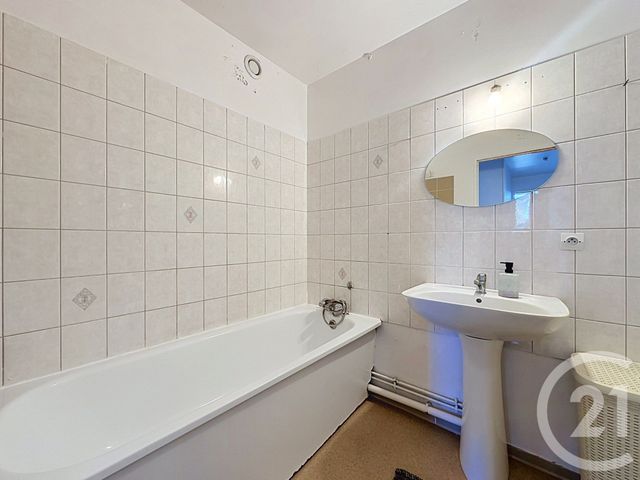Appartement F4 &agrave; vendre - 2 pi&egrave;ces - 75,65 m2 - Noyon - 60 - PICARDIE