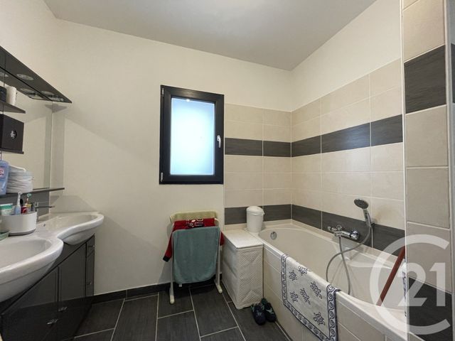 Maison &agrave; louer - 5 pi&egrave;ces - 127 m2 - La Croix Blanche - 47 - AQUITAINE