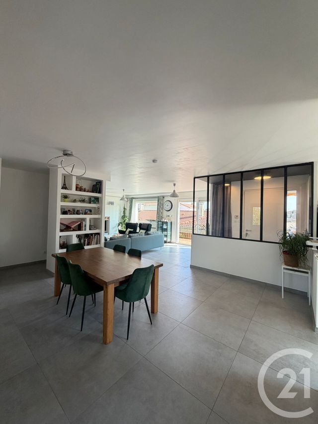 Maison &agrave; vendre - 10 pi&egrave;ces - 245,45 m2 - Meyzieu - 69 - RHONE-ALPES