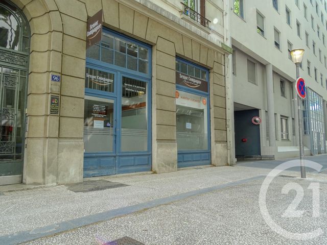 Local commercial à louer - 72.0 m2 - 69 - Rhone