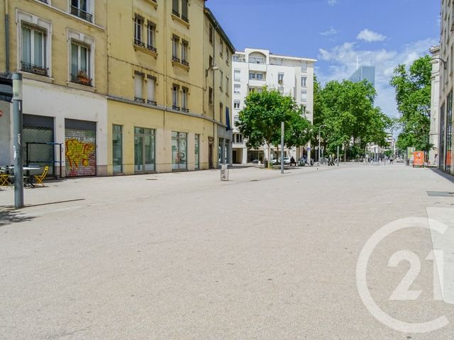 Local commercial à vendre - 80.0 m2 - 69 - Rhone