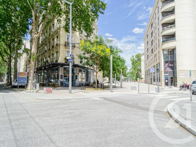 Local commercial à vendre - 80.0 m2 - 69 - Rhone