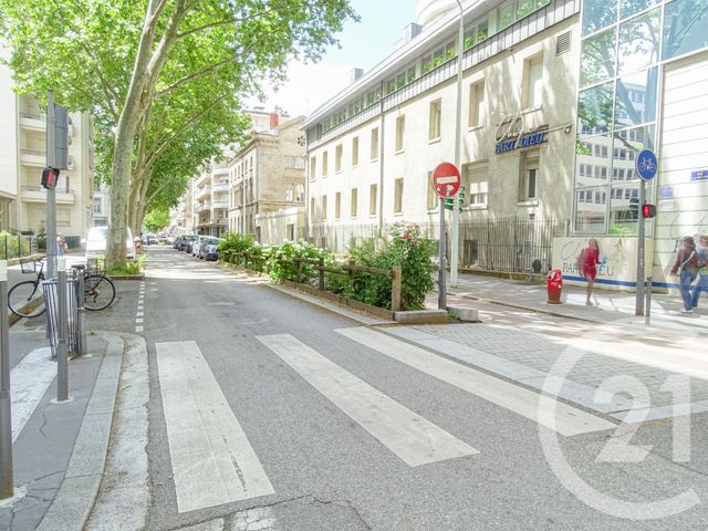 Local commercial à vendre - 80.0 m2 - 69 - Rhone