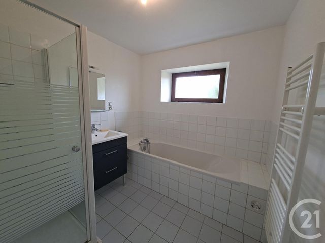 Maison &agrave; louer - 3 pi&egrave;ces - 81,42 m2 - Argentre Du Plessis - 35 - BRETAGNE