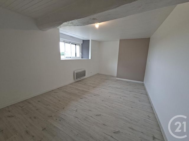 Maison &agrave; louer - 3 pi&egrave;ces - 81,42 m2 - Argentre Du Plessis - 35 - BRETAGNE