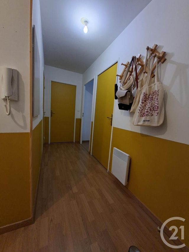 Appartement &agrave; louer - 3 pi&egrave;ces - 61,95 m2 - Etrelles - 35 - BRETAGNE