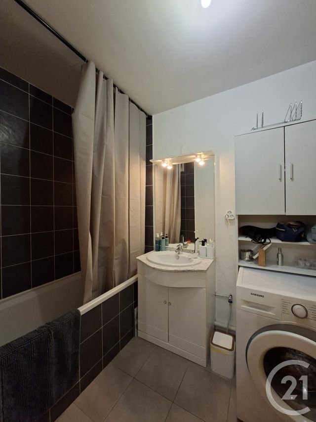 Appartement &agrave; louer - 3 pi&egrave;ces - 61,95 m2 - Etrelles - 35 - BRETAGNE