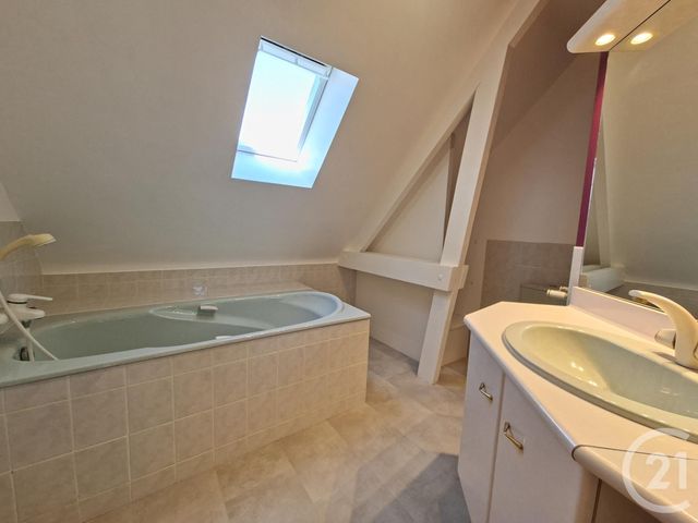 Maison &agrave; louer - 4 pi&egrave;ces - 121,50 m2 - Erbree - 35 - BRETAGNE