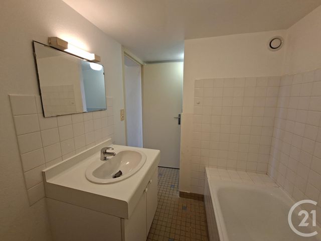Appartement &agrave; louer - 2 pi&egrave;ces - 38,50 m2 - Vitre - 35 - BRETAGNE