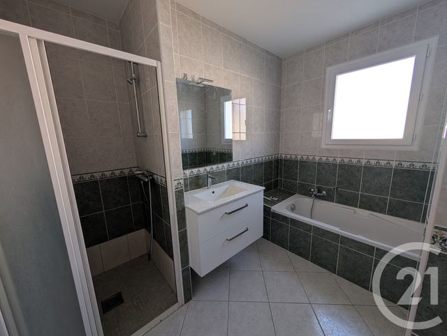 Maison &agrave; louer - 4 pi&egrave;ces - 96,50 m2 - Talmont St Hilaire - 85 - PAYS-DE-LOIRE