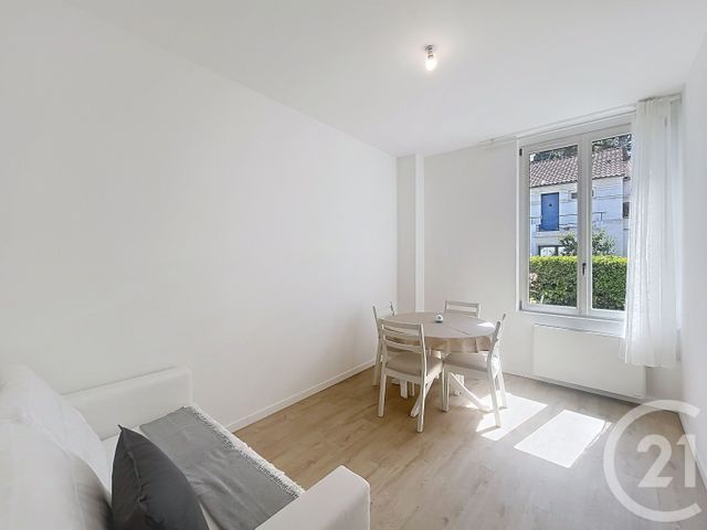 Appartement F3 &agrave; louer - 3 pi&egrave;ces - 45,54 m2 - La Baule - 44 - PAYS-DE-LOIRE