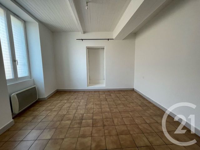 Appartement T2 &agrave; louer - 2 pi&egrave;ces - 35 m2 - Ombree D Anjou - 49 - PAYS-DE-LOIRE