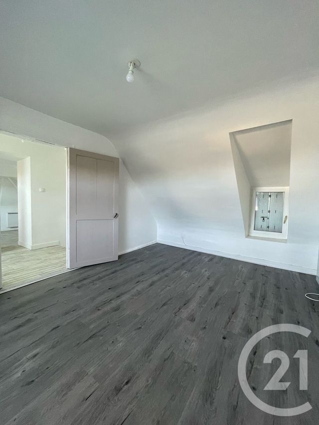 Appartement T3 &agrave; louer - 4 pi&egrave;ces - 65 m2 - Ombree D Anjou - 49 - PAYS-DE-LOIRE