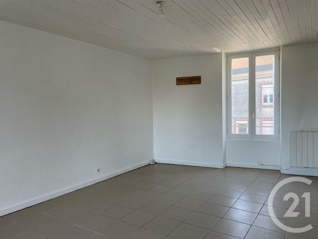 Appartement T3 &agrave; louer - 4 pi&egrave;ces - 65 m2 - Ombree D Anjou - 49 - PAYS-DE-LOIRE