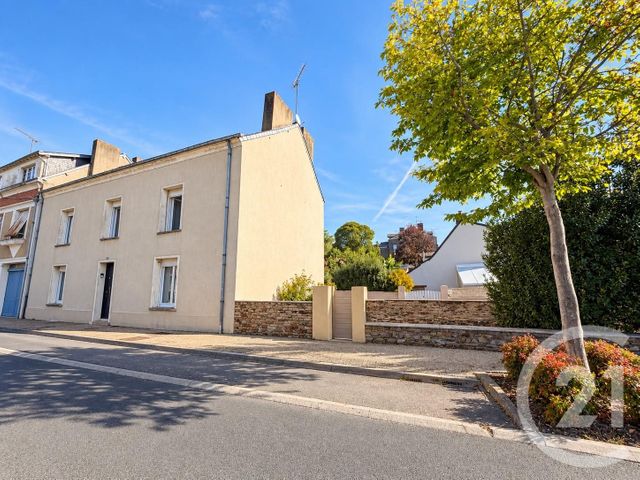 Maison 6 pièces 138 m² · à Ombrée d'Anjou · 137,7 m² · 139 000 €