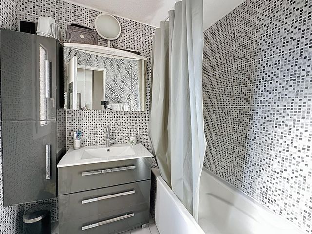 Appartement T2 à vendre - 2 pièces - 31,66 m2 - Sete - 34 - LANGUEDOC-ROUSSILLON