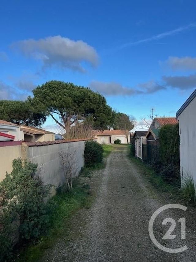 Maison &agrave; vendre - 5 pi&egrave;ces - 99,70 m2 - Le Grand Village Plage - 17 - POITOU-CHARENTES