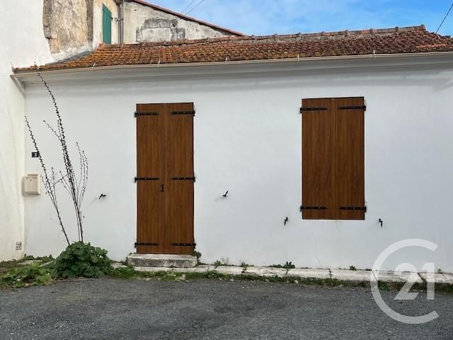 Maison &agrave; louer - 2 pi&egrave;ces - 46,66 m2 - St Pierre D Oleron - 17 - POITOU-CHARENTES