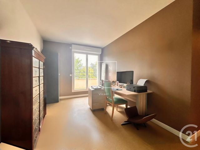 Appartement F5 à vendre - 5 pièces - 113 m2 - Le Plessis Robinson - 92 - ILE-DE-FRANCE