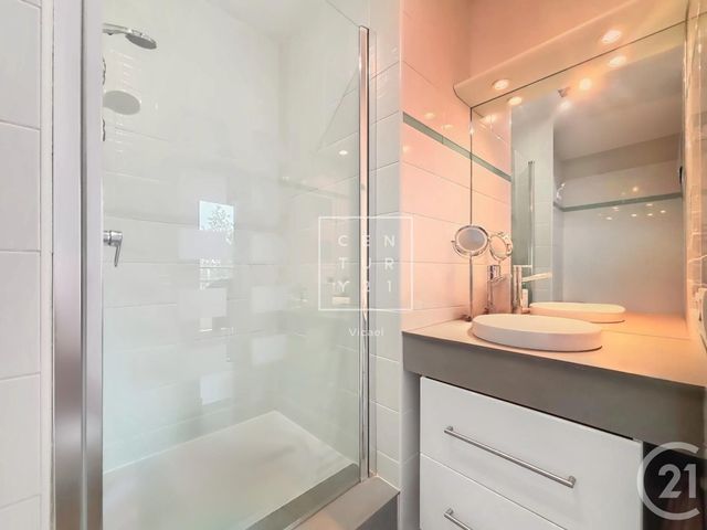 Appartement F5 à vendre - 5 pièces - 113 m2 - Le Plessis Robinson - 92 - ILE-DE-FRANCE