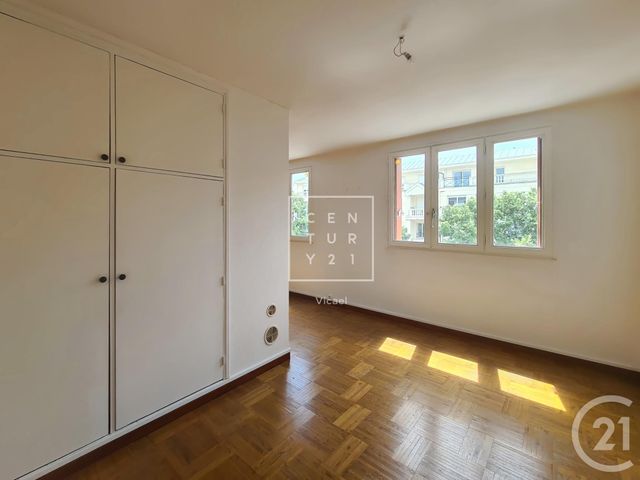 Appartement F5 à vendre - 5 pièces - 77,13 m2 - Le Plessis Robinson - 92 - ILE-DE-FRANCE