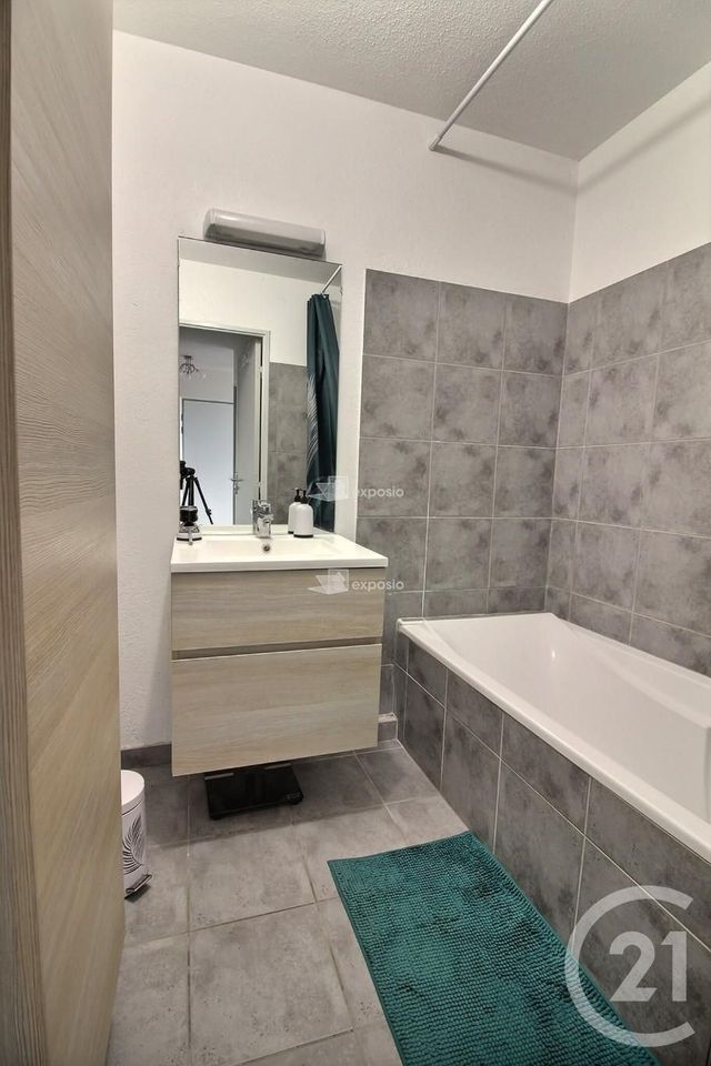 Appartement F3 à vendre - 3 pièces - 74 m2 - Canet En Roussillon - 66 - LANGUEDOC-ROUSSILLON