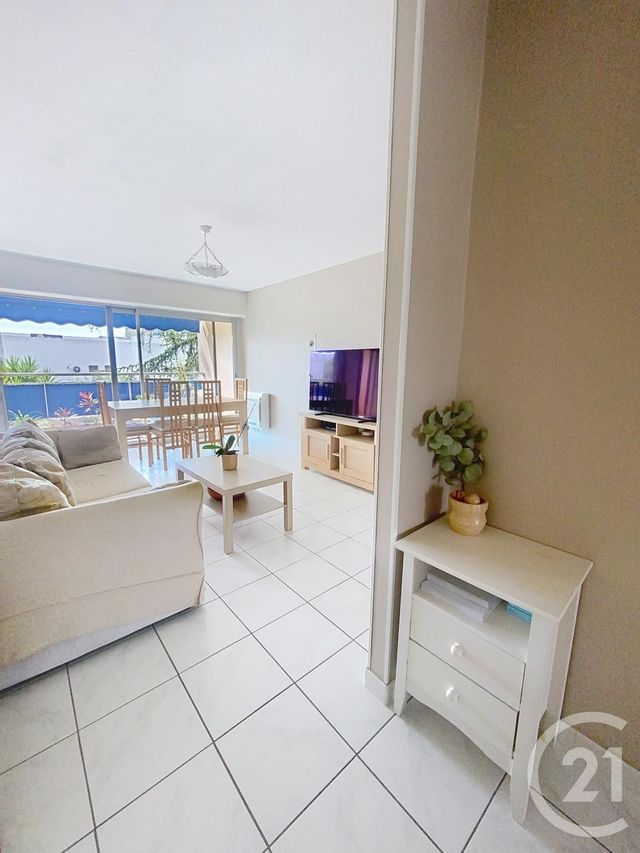 Appartement F3 à vendre - 3 pièces - 68,52 m2 - Cannes La Bocca - 06 - PROVENCE-ALPES-COTE-D-AZUR