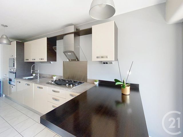 Appartement F3 à vendre - 3 pièces - 68,52 m2 - Cannes La Bocca - 06 - PROVENCE-ALPES-COTE-D-AZUR