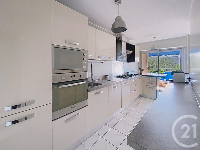 Appartement F3 à vendre - 3 pièces - 68,52 m2 - Cannes La Bocca - 06 - PROVENCE-ALPES-COTE-D-AZUR
