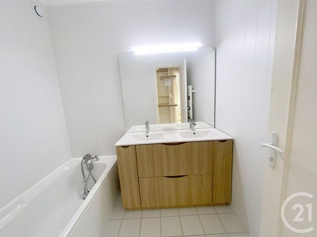 Appartement F3 à vendre - 3 pièces - 68,52 m2 - Cannes La Bocca - 06 - PROVENCE-ALPES-COTE-D-AZUR