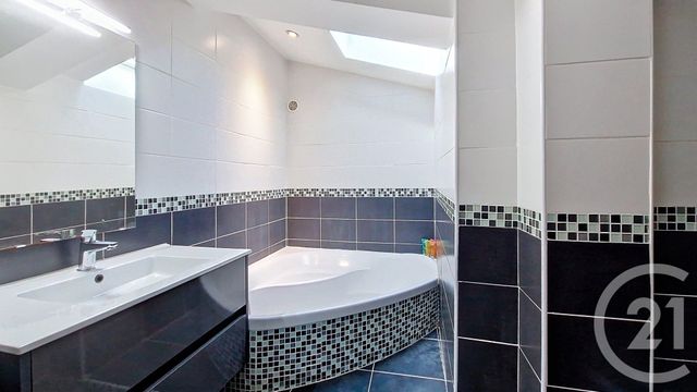 Maison &agrave; vendre - 6 pi&egrave;ces - 172,76 m2 - Carros - 06 - PROVENCE-ALPES-COTE-D-AZUR